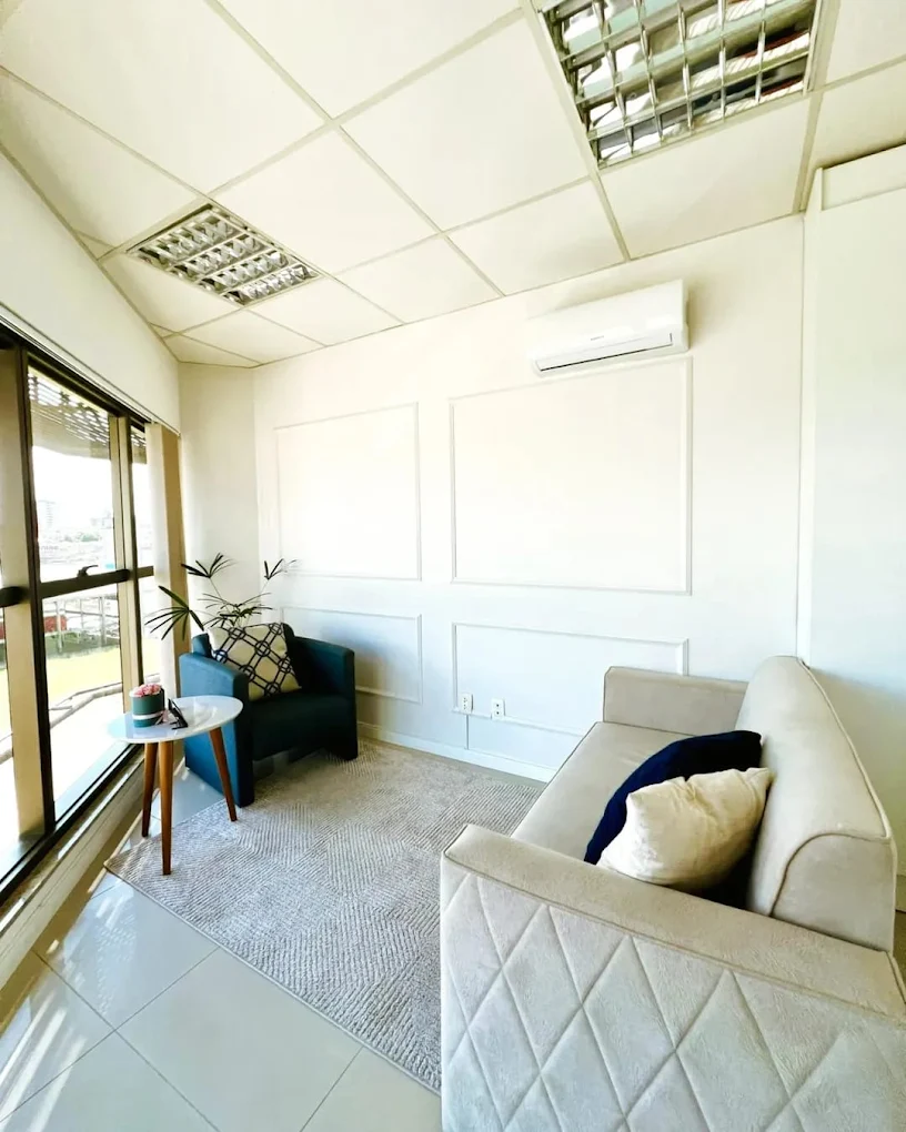 Sala de atendimento com vista panorâmica